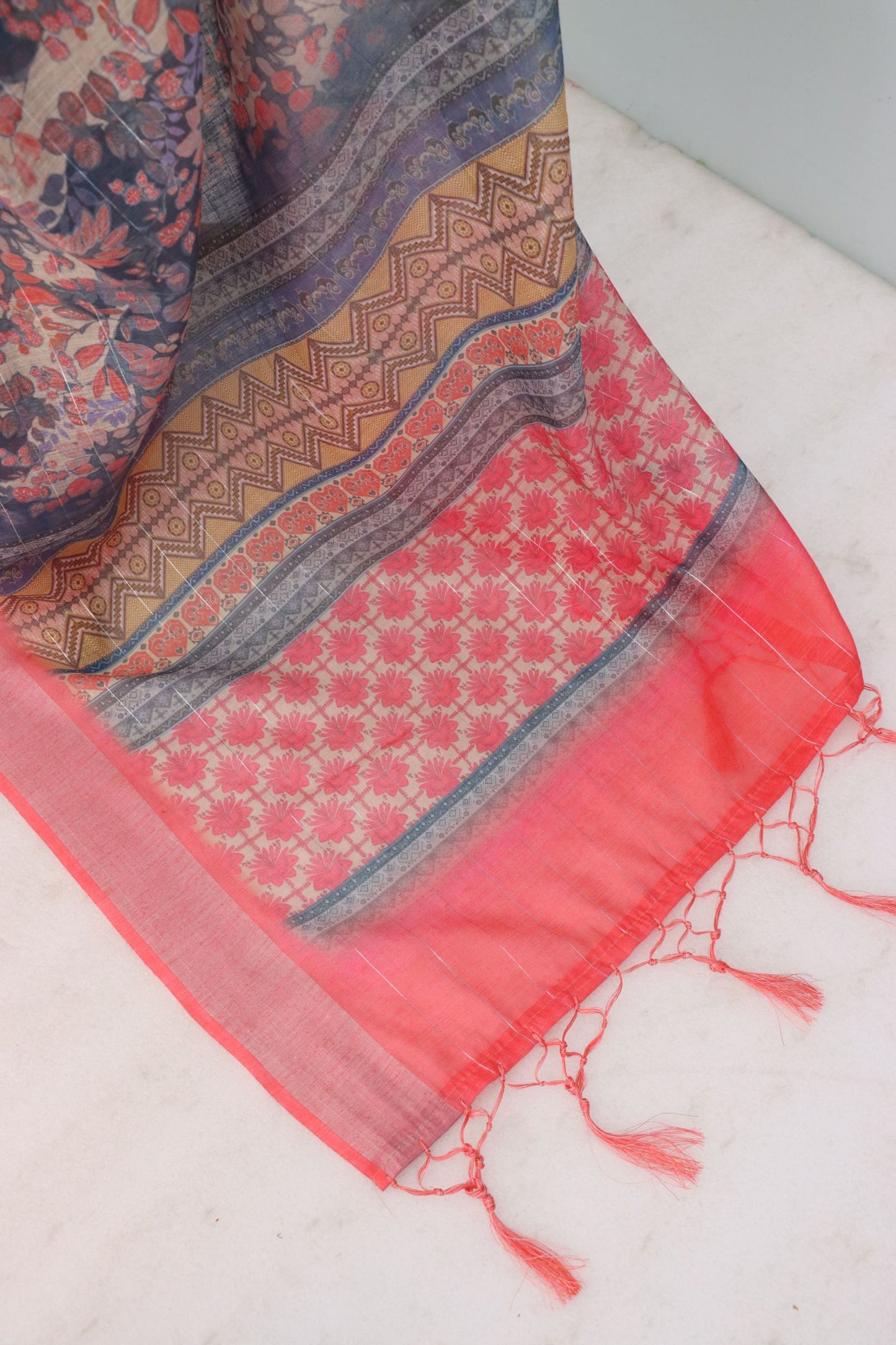 Elegant Floral Linen Saree in Soft Pastel – Breathable Fabric for Women