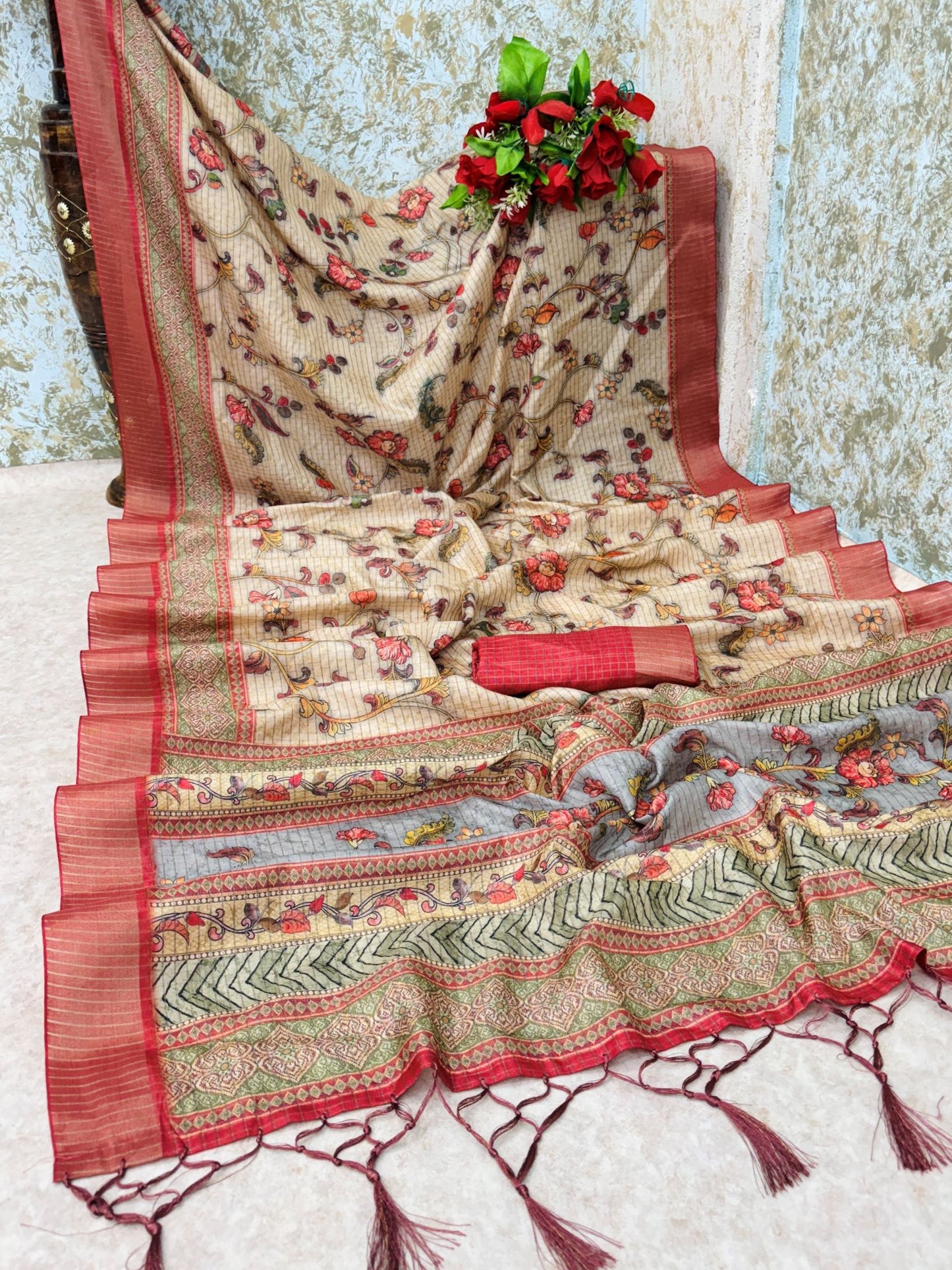 Elegant Mysore Silk Saree with Subtle Checks and Floral Zari Pallu